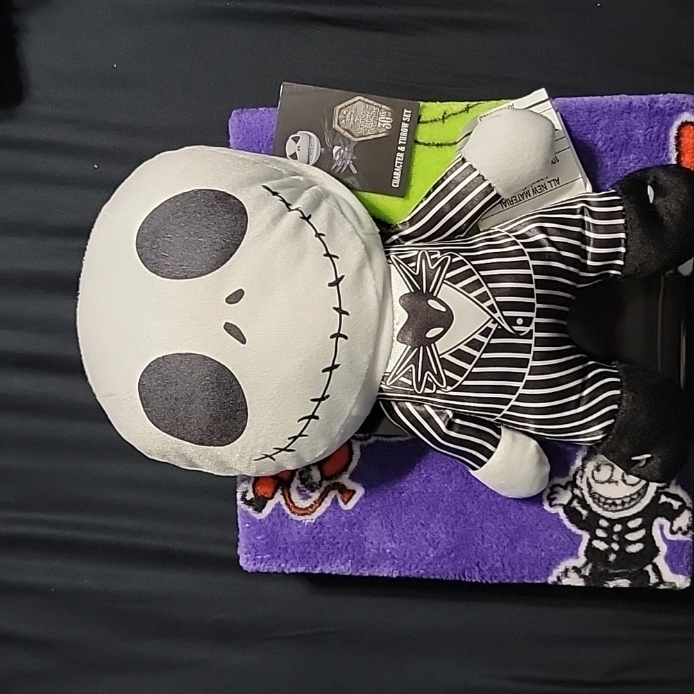 NWT Nightmare Before Christmas character and throw set